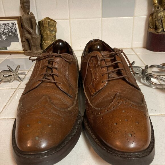 VINTAGE WING TIP MADE IN USA SHOES 9 C main image 13
